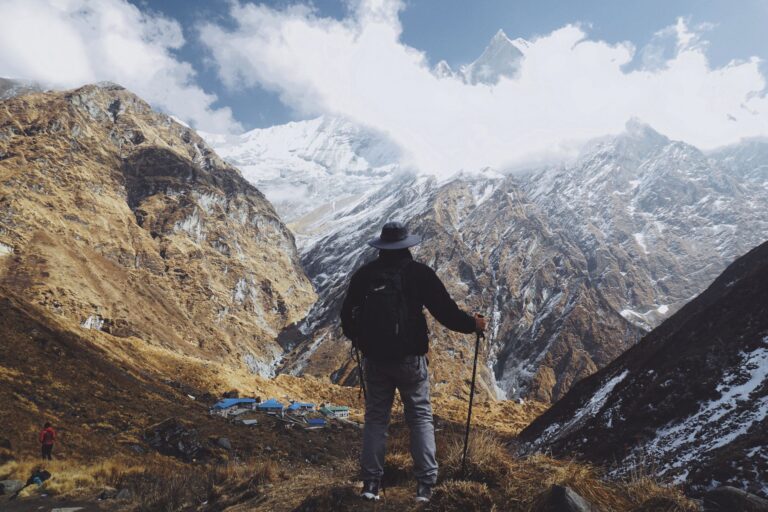 Trekking w Nepalu w październiku czy w kwietniu? Różnice w widoczności, pogodzie i temperaturach